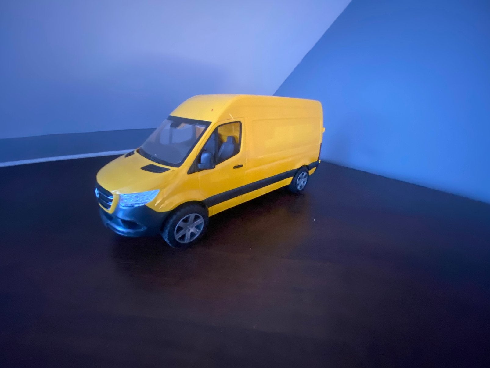 Camionette bruder, Offres d'emploi