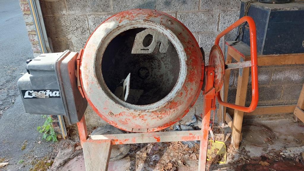 Beton molen Lescha SM 165 S, Ophalen, Zo goed als nieuw