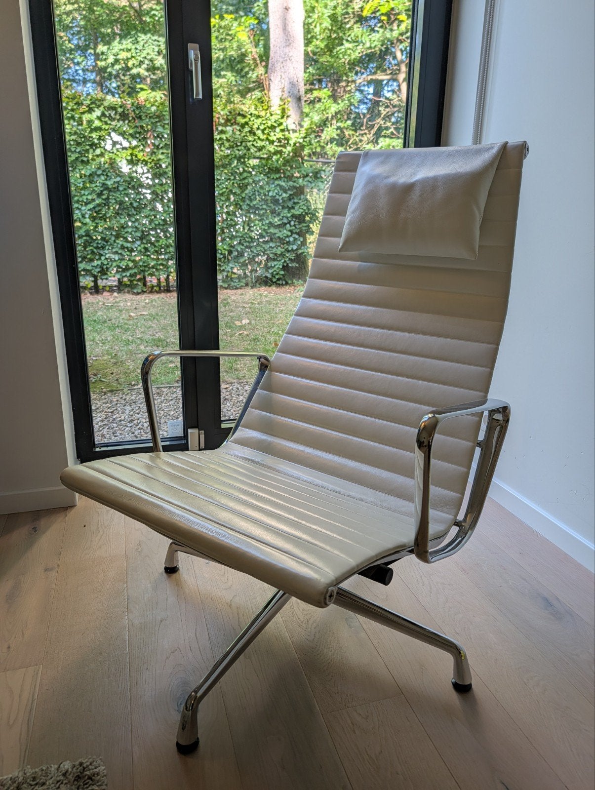 Vitra Eames Alu Chair EA 124 – wit leder – designklassieker, Ophalen, Wit