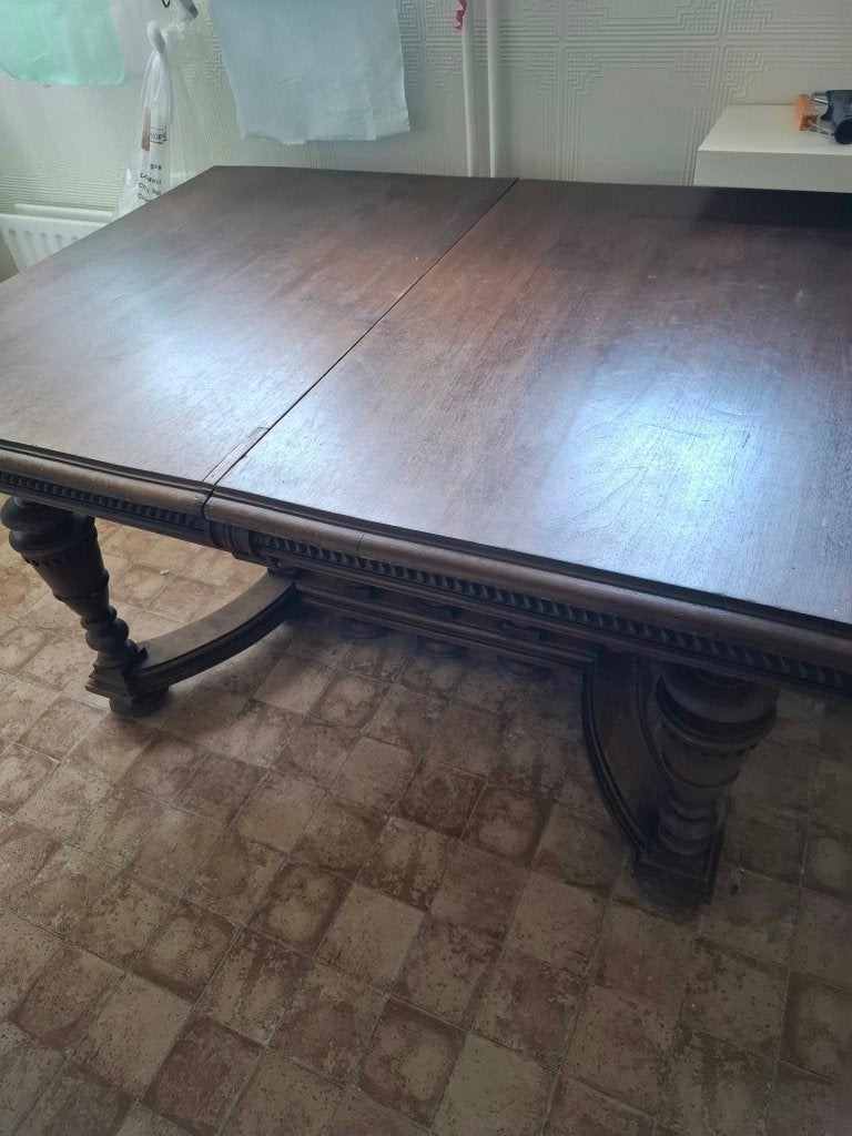 Table ancienne, Enlèvement