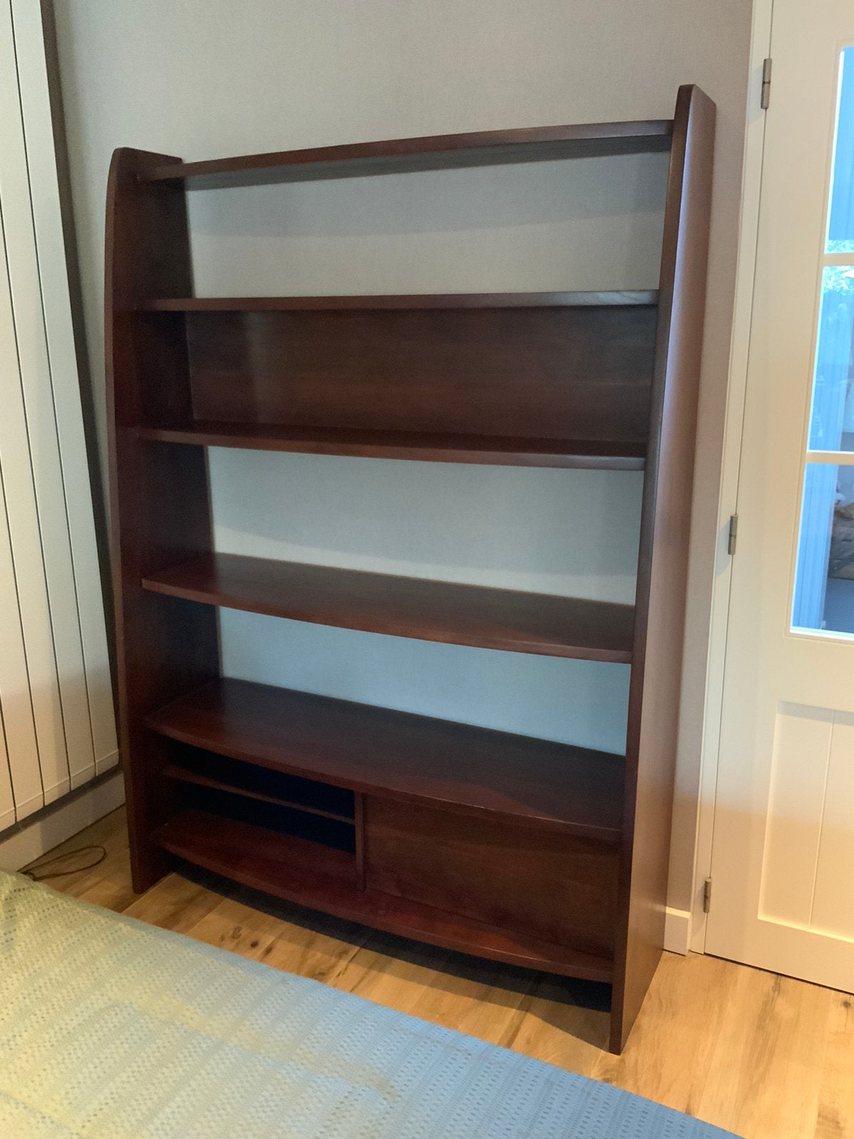 Boekenkast / tv kast, Ophalen, Zo goed als nieuw, Met plank(en)