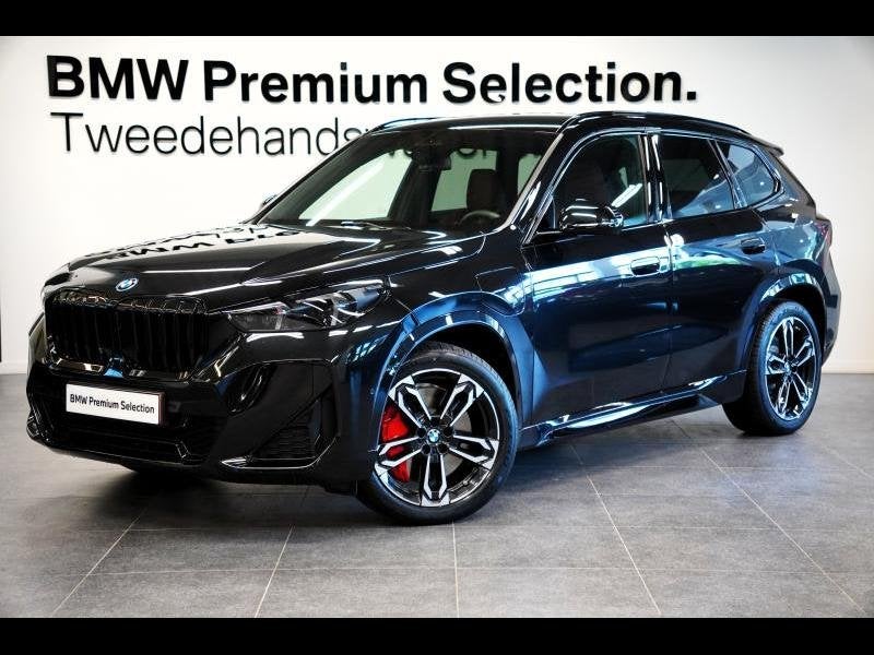 BMW X1 M PACK PRO TREKHAAK DRIVE ASSIST PLUS  LEDER, Auto's, BMW, 245 pk, 1498 cc, Euro 6, Zwart