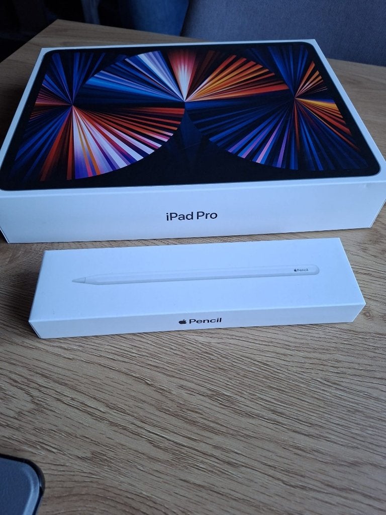 ipad pro 12,9 met hoes, lader, pencil, protector, krasvrij, Computers en Software, Apple iPads, Ophalen, 12 inch, Zo goed als nieuw
