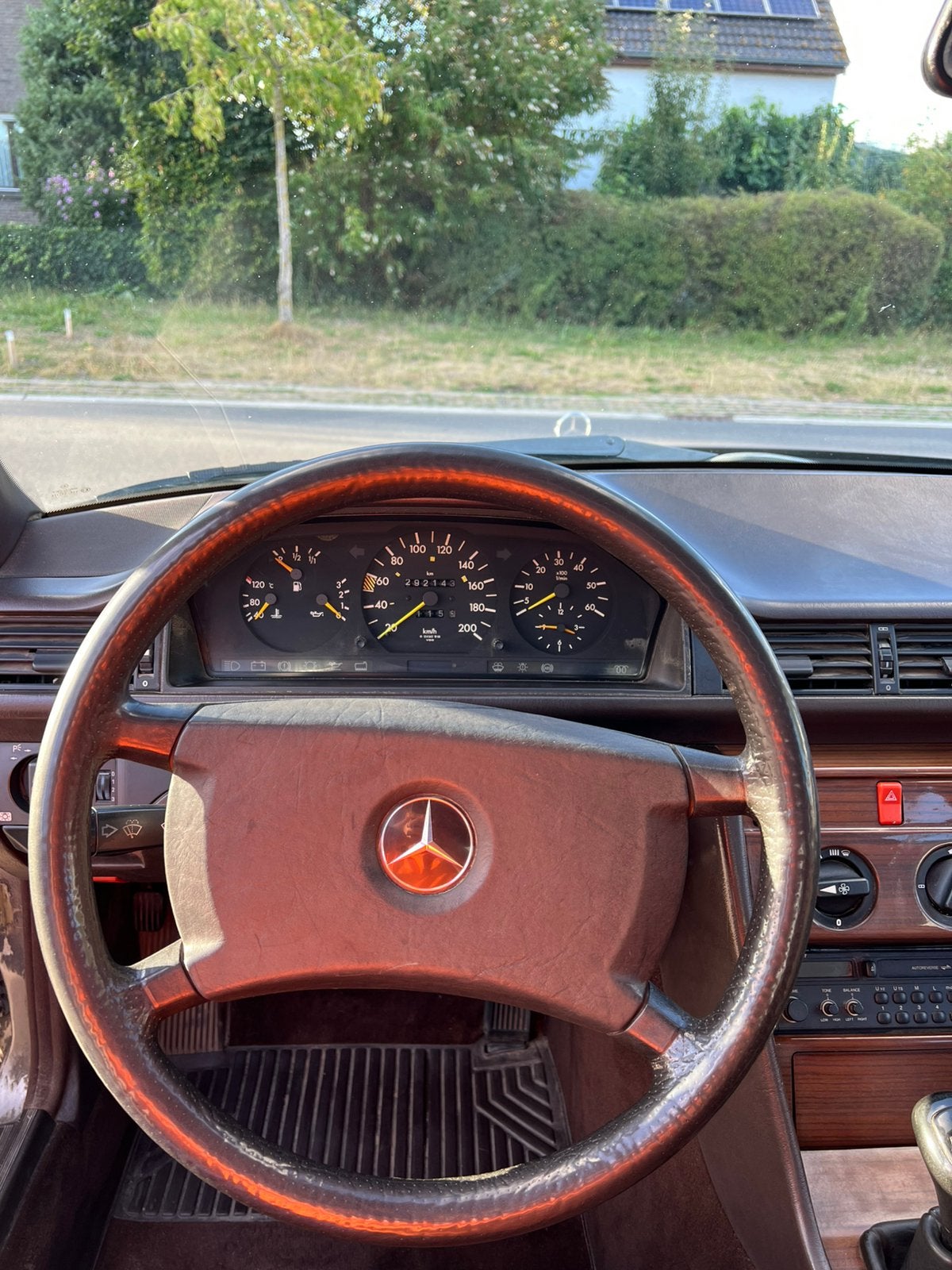 Mercedes E250D W124 (1988), foto 12