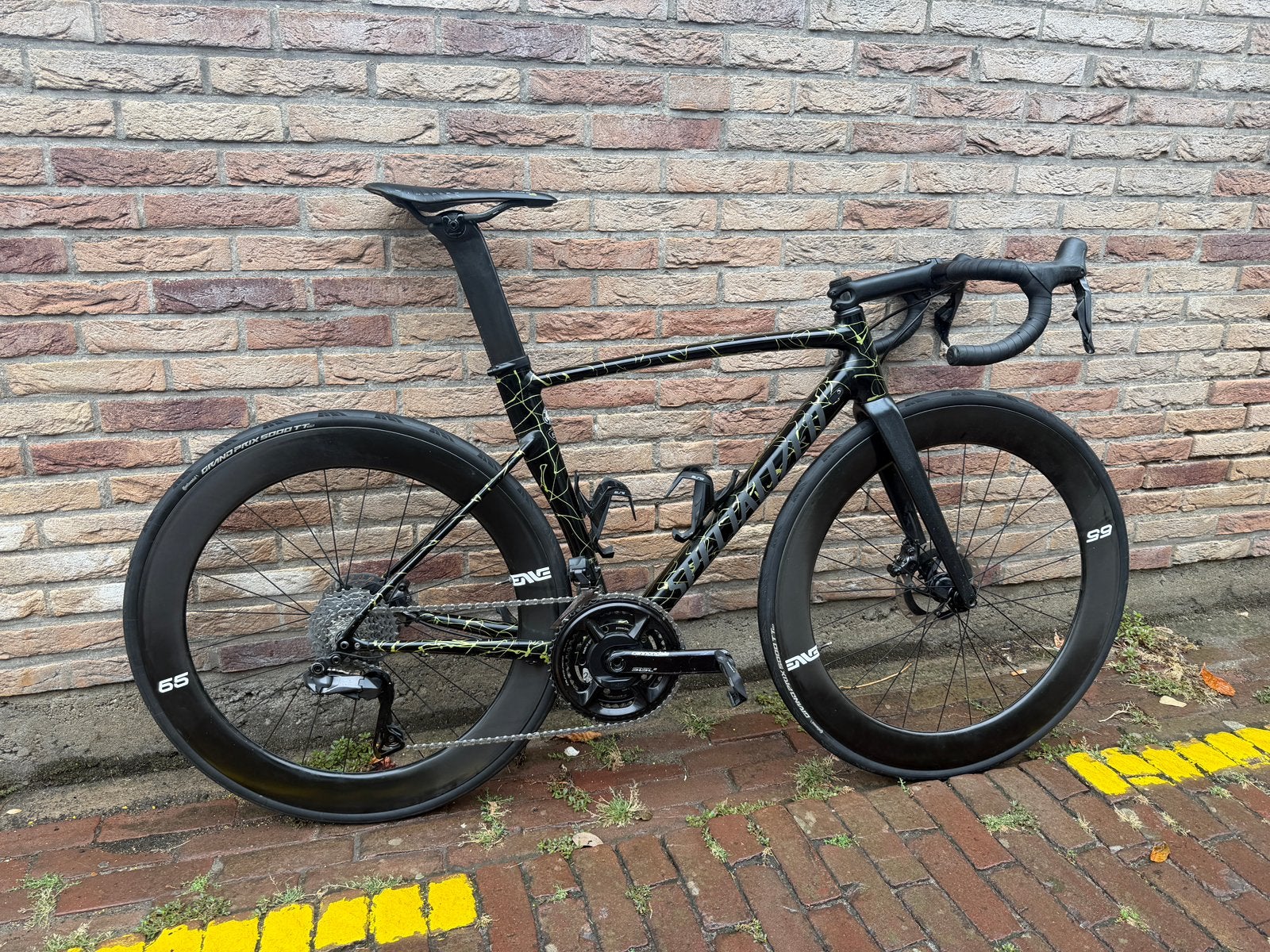 Specialized Allez Sprint Disc - Ultegra Di2 – ENVE 65 – P2M, 28 inch, Gebruikt, Heren, Aluminium