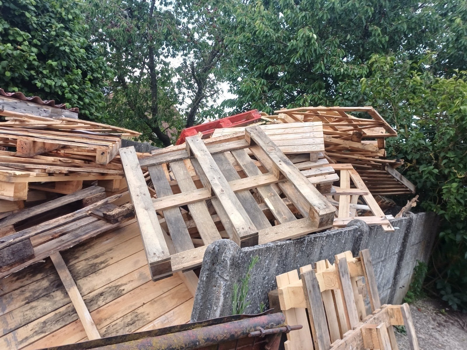 paletten  en  stookhout, Ophalen