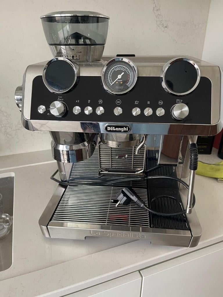 Professionele koffiemachine delonghi, Réservoir d'eau amovible, Café en grains, 2 à 4 tasses, Comme neuf