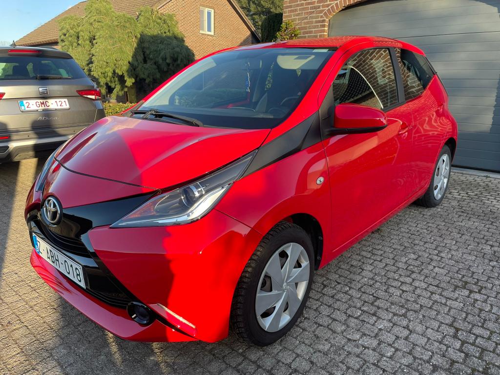 Toyota Aygo, 5-deurs, 2014, 75000km, garantie, Auto's, Toyota, Voorwielaandrijving, Stof, Zwart, USB