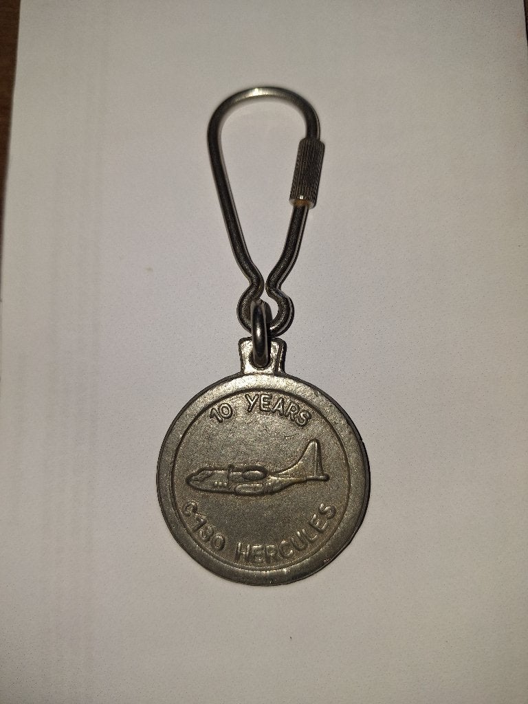 Porte-clés Vintage - 10 ans C-130 Hercules - 20 SQN Belgian, Enlèvement ou Envoi, Armée de l'air, Emblème ou Badge