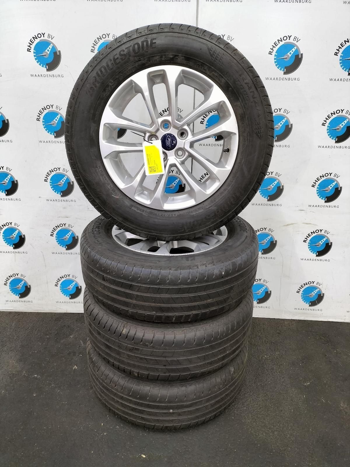 Ford Kuga 2020 225/65 17 Bridgestone Zomerset, Auto-onderdelen, Banden en Velgen, Gebruikt, -, -, Banden en Velgen