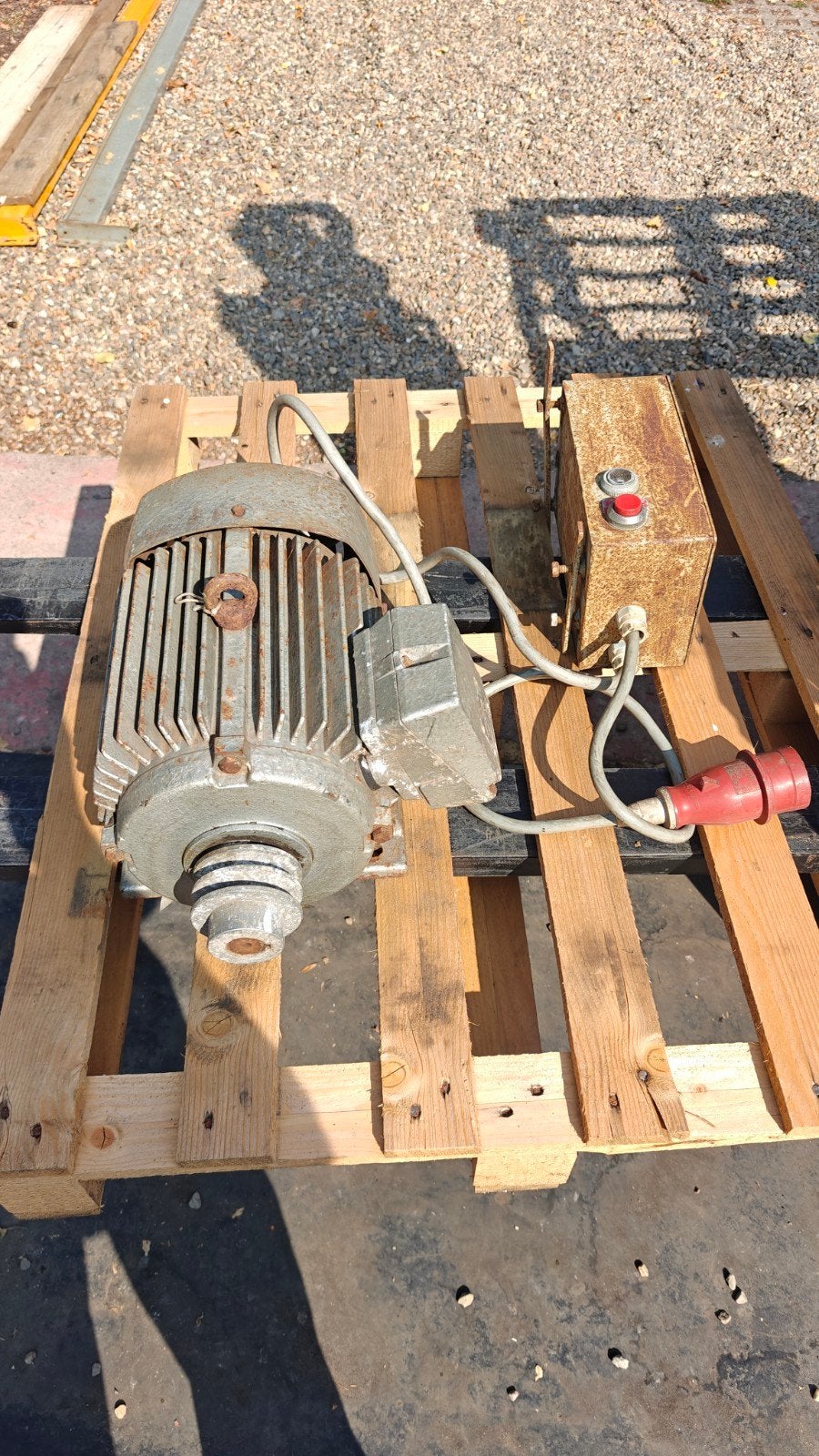 Moteur triphasé avec armoire de commande, Enlèvement