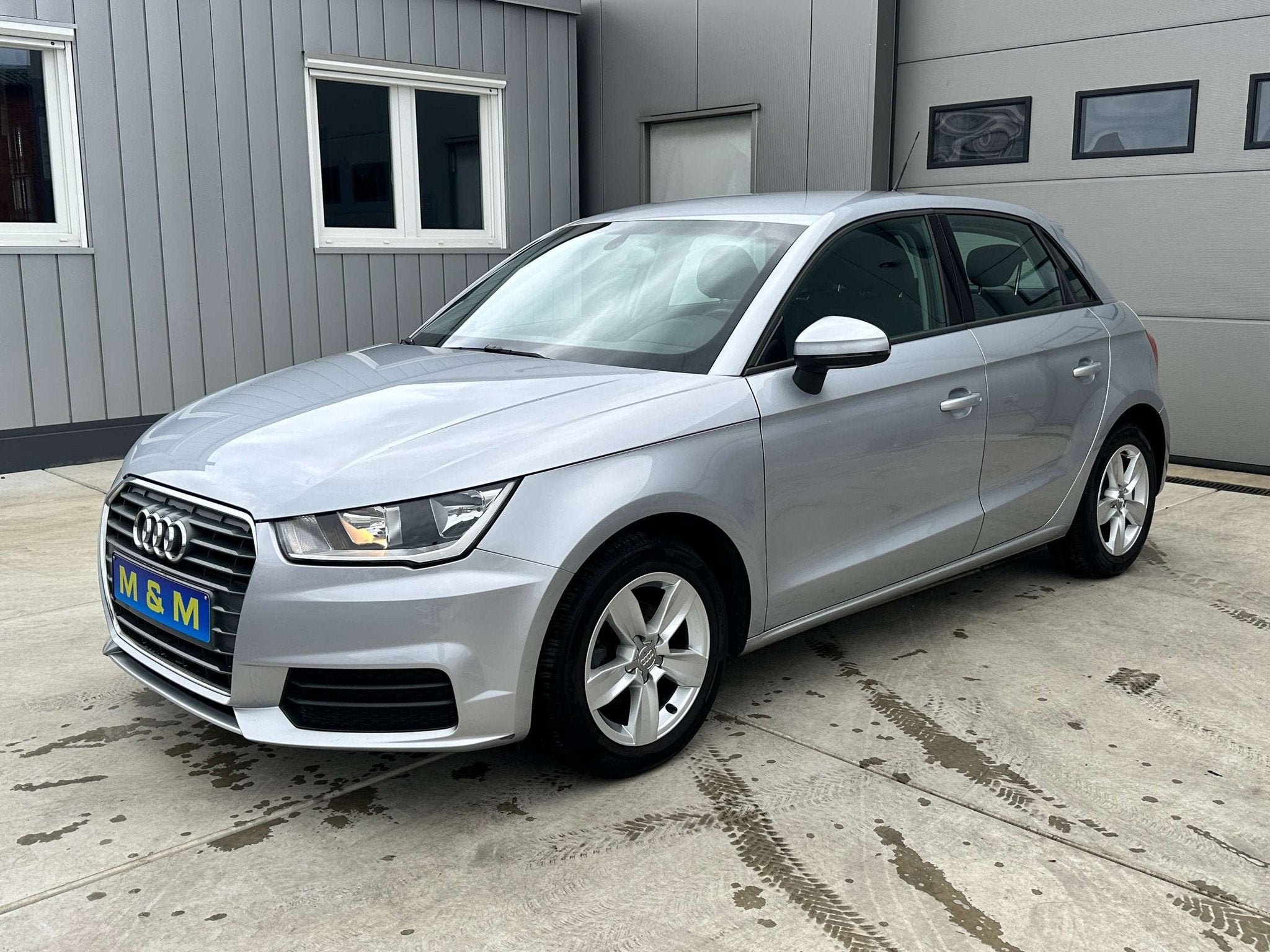 Audi A1 A1 Sportback 1.0 TFSI ultra Design S tronic * 12M, Autos, Argent ou Gris, Achat, A1, Entreprise