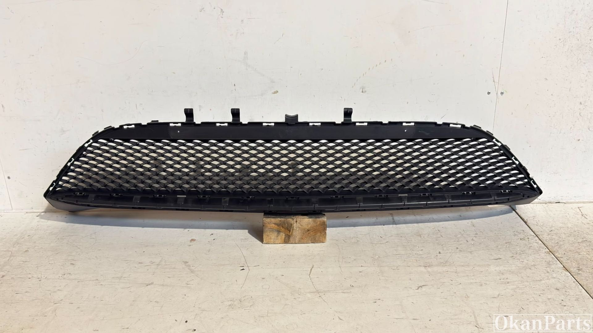Mercedes-Benz V-klasse W447 AMG onder Grille A4478851500, Gebruikt, Mercedes-Benz AG, Voor, Mercedes-Benz