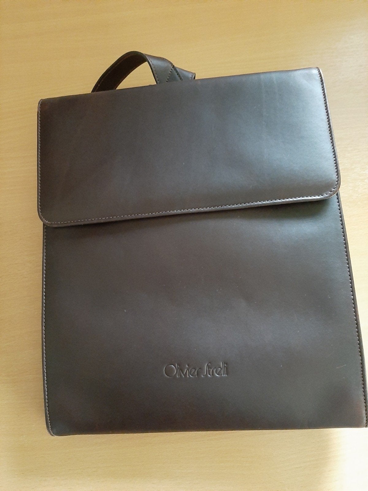 Stijlvolle lederen city rugzak van Olivier Strelli, Bijoux, Sacs & Beauté, Enlèvement ou Envoi, Neuf, Brun, Autres types