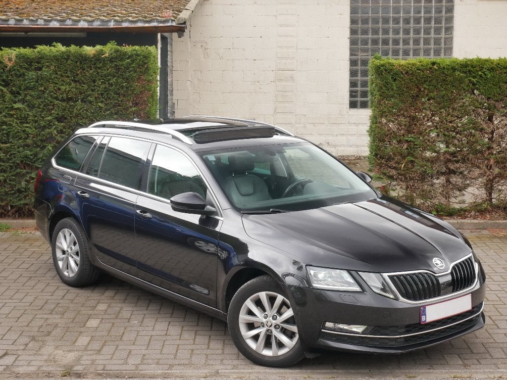 SKODA OCTAVIA 1.5TSI CNG DSG-LEDER-PANO-CARPLAY-CRUISE, Auto's, CNG (Aardgas), Zwart, Leder, Bedrijf