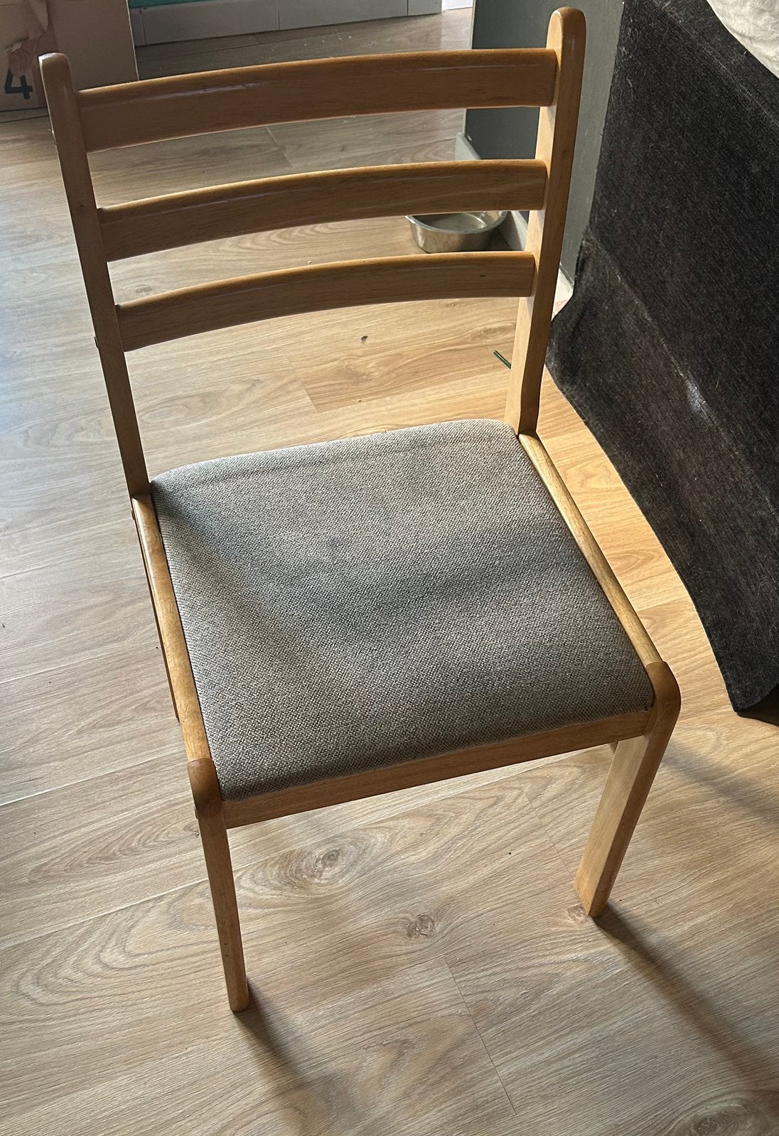 4chaises et une table en bois, Autres couleurs, Enlèvement, Utilisé, Bois