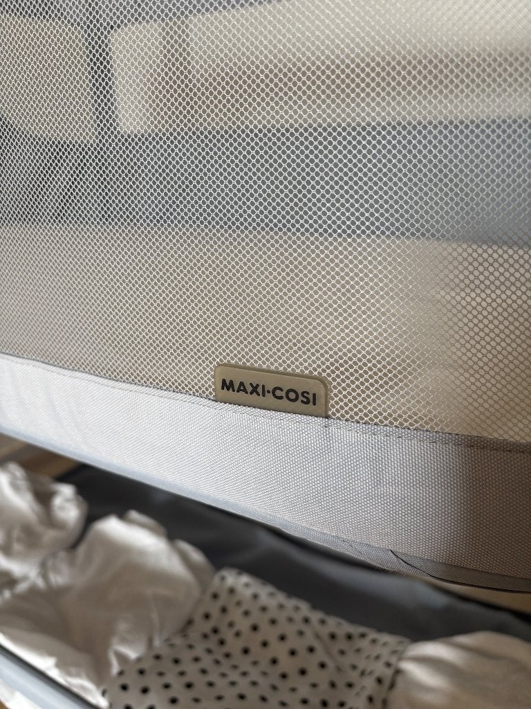 Maxi Cosi Iora Air co-sleeper + hoeslakens, Kinderen en Baby's, Ophalen, Zo goed als nieuw