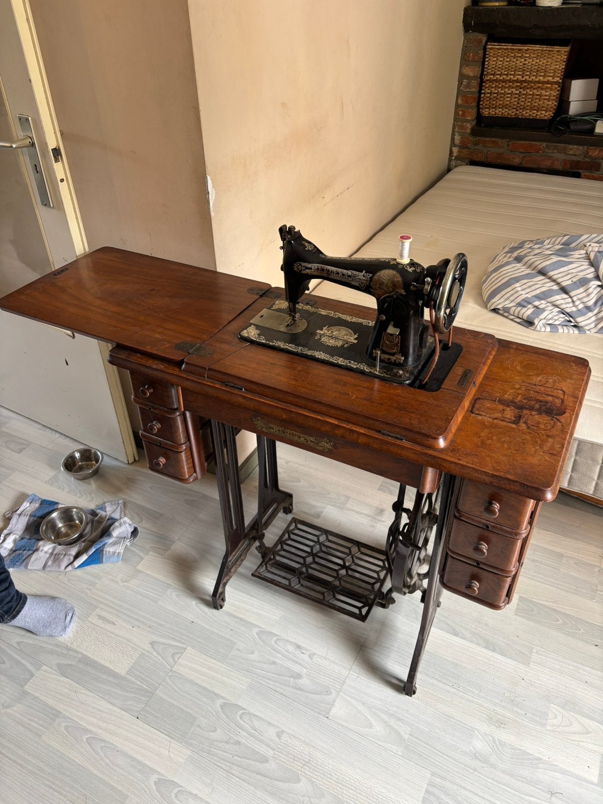 Merdeka naaimachine, Antiquités & Art, Antiquités | Machines à coudre, Enlèvement