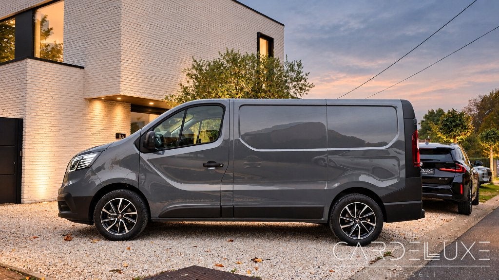 RENAULT TRAFIC 2.0 L1H1 2026 VOLLEDER INT COGNAC/CAMERA/NAVI, 4 cilinders, 2500 kg, Leder, Diesel