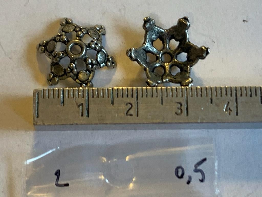 2 stuks metalen kralenkapjes, Enlèvement ou Envoi, Neuf, Entretoise ou Perle intermédiaire