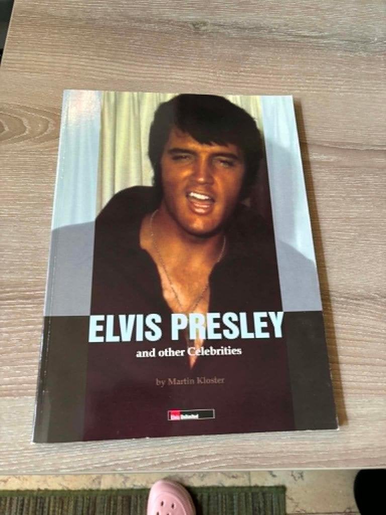 Elvis fotoboek, Elvis Presley & other celebrities., Boeken, Muziek, Ophalen of Verzenden, Zo goed als nieuw, Artiest