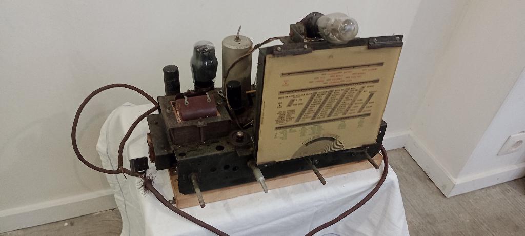 Châssis Radio TSF - Metagra Gand - Rare Lot de Tubes USA, Enlèvement ou Envoi, Utilisé, Radio