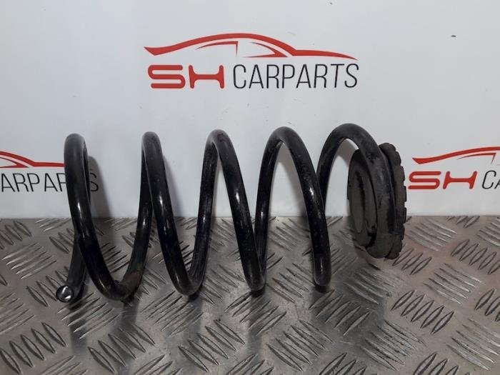 Schroefveer achter van een Opel Corsa, Gebruikt, -, -, Opel