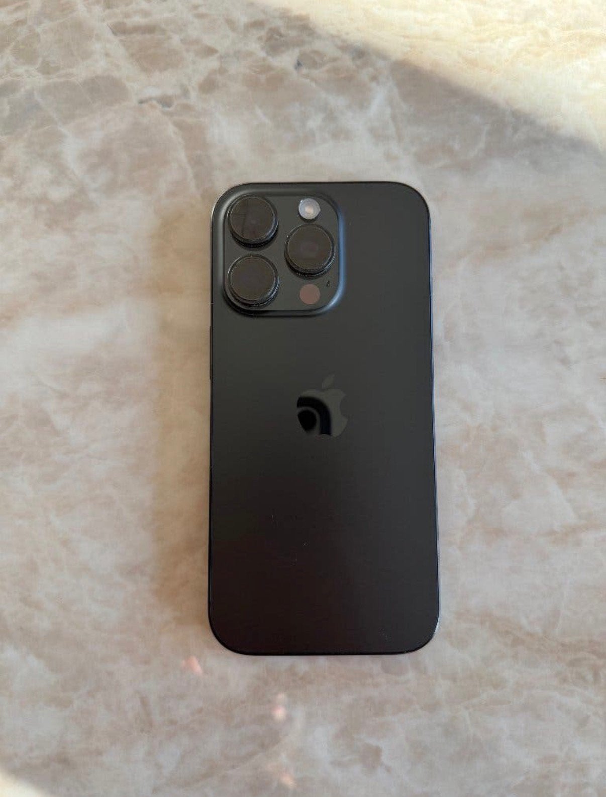 Iphone 16 pro, Telecommunicatie, 128 GB, Zwart, Zo goed als nieuw, 87 %