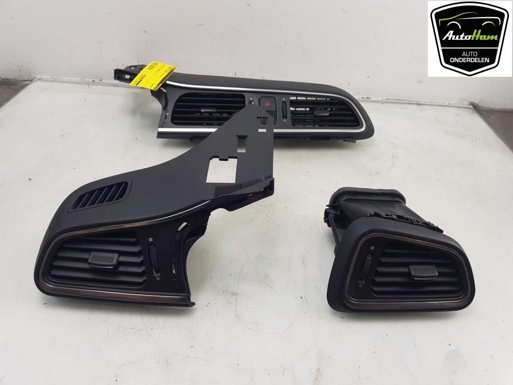 DIVERSEN Dashboardlijst Kadjar (RFEH) (|687502092R|), Auto-onderdelen, Gebruikt, Renault