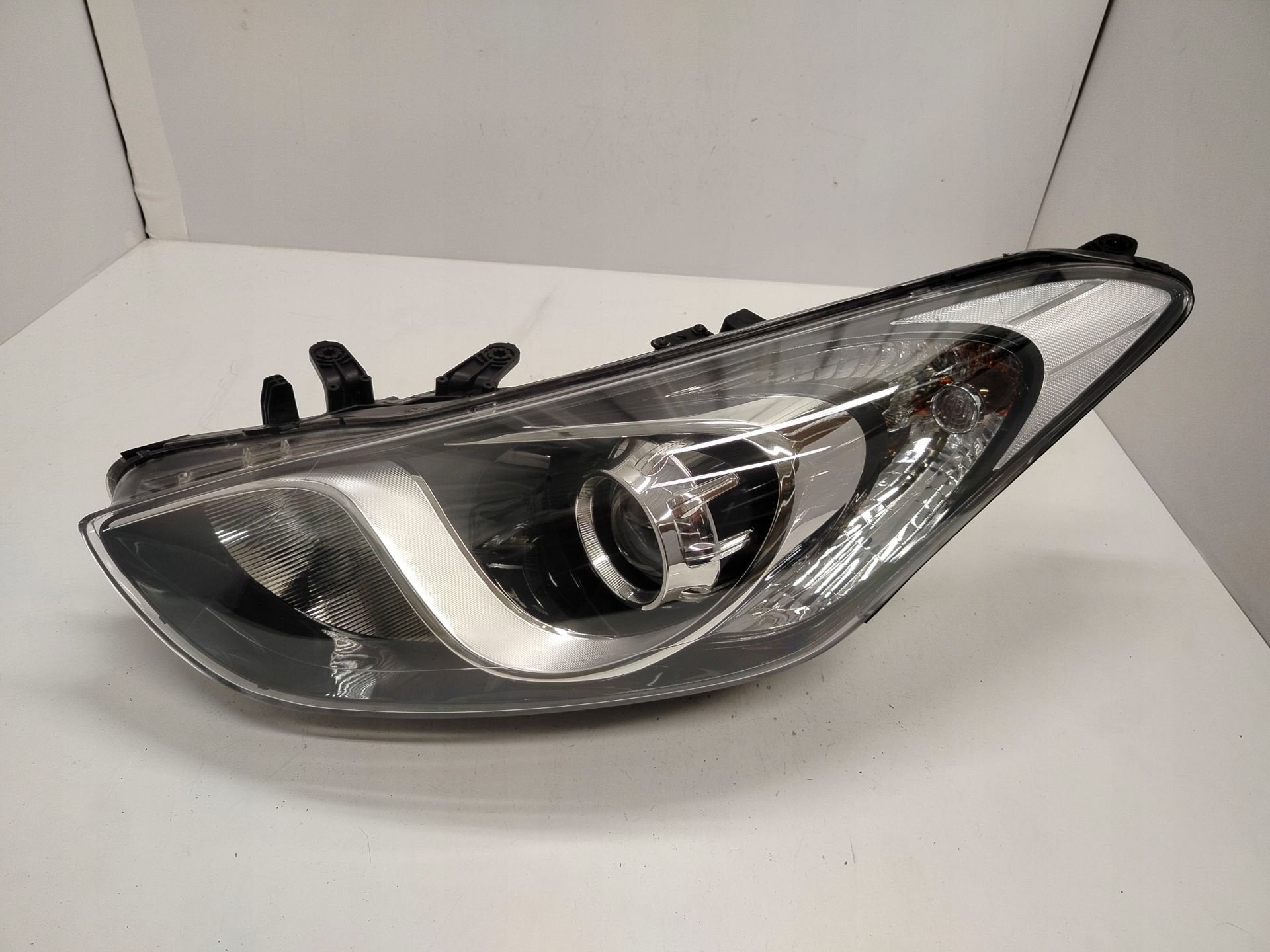 Hyundai i30 II Koplamp Links 92101A6020, Gebruikt, Heolleung-ro 12
06797  Seoul, Info@hyundai.com, Hyundai