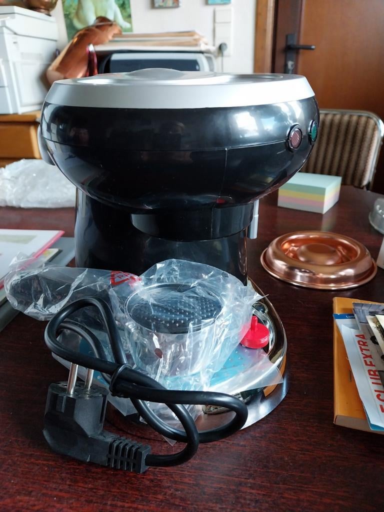 Machine à café, Electroménager, Machine à espresso, Réservoir d'eau amovible, 2 à 4 tasses, Enlèvement