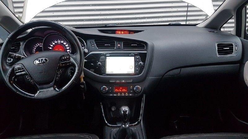 DIVERSEN USB stekker Kia Cee'd (JDB5) (01-2012/07-2018), Gebruikt, Kia