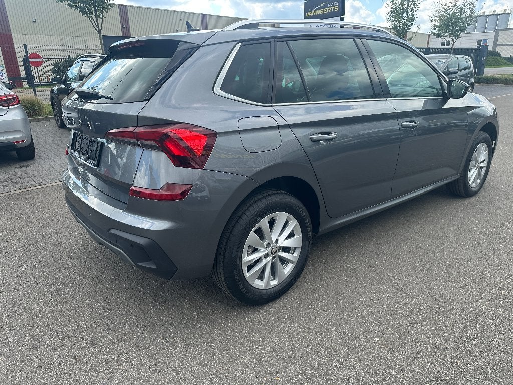 Skoda Kamiq, 1.0 TSI met 116 pk! 25.000 km, CARPLAY/ CAMERA, Auto's, Voorwielaandrijving, Stof, Euro 6, Bedrijf