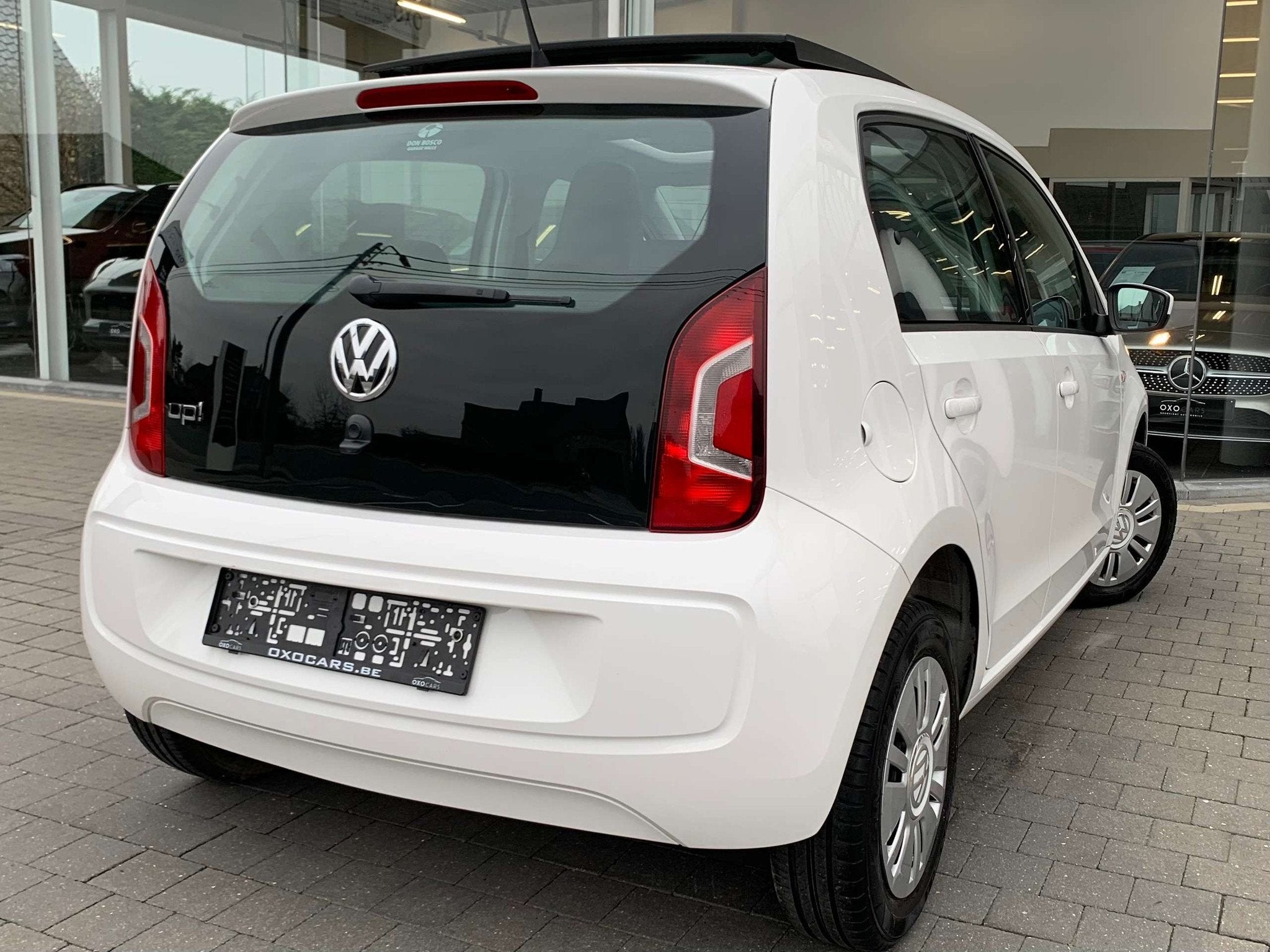 Volkswagen up! 1.0 Essence /Toit Panoramique /Faible KM /GAR, Autos, Achat, Entreprise, 1290 kg, Boîte manuelle