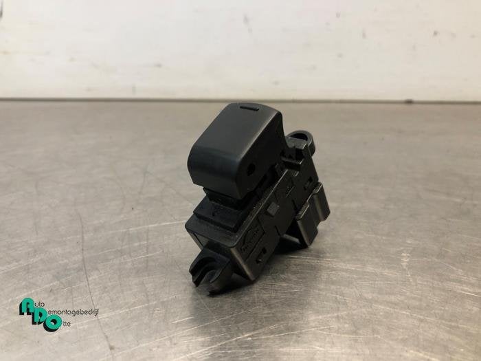 Elektrisch Raam Schakelaar van een Nissan Qashqai (Qashqai 0, Gebruikt, -, -, Ophalen of Verzenden