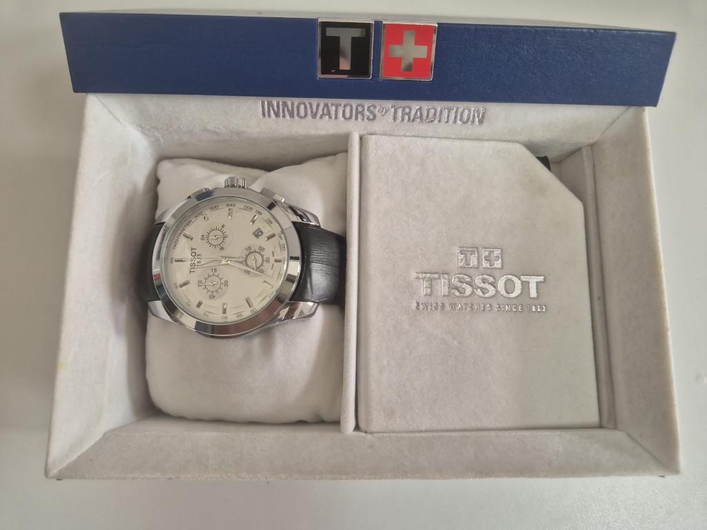 Tissot T035627A Couturier Chronograaf, Handtassen en Accessoires, Horloges | Heren, Overige merken, Leer, Polshorloge, Nieuw
