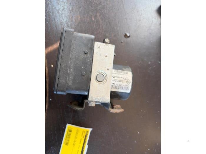 ABS Pomp van een Renault Twingo, Gebruikt, -, Renault, -