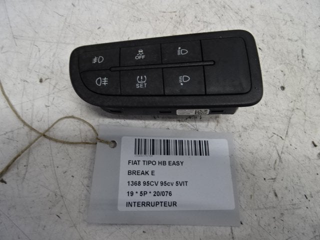 COMMUTATEUR Fiat Tipo (356H / 357H) (0735630750), FCA Germany GmbH, IPC D1-09 Bahnhofsplatz
65423  Rüsselsheim am Main, DE, Utilisé