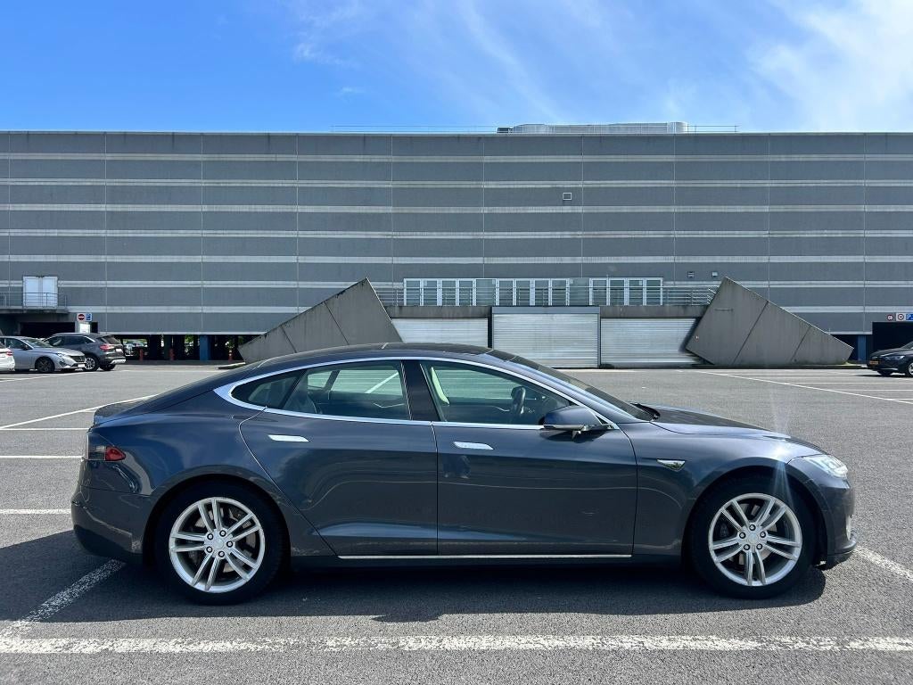TESLA Model S - Supercharges gratuites, Autos, Cuir, Argent ou Gris, Achat, Model S