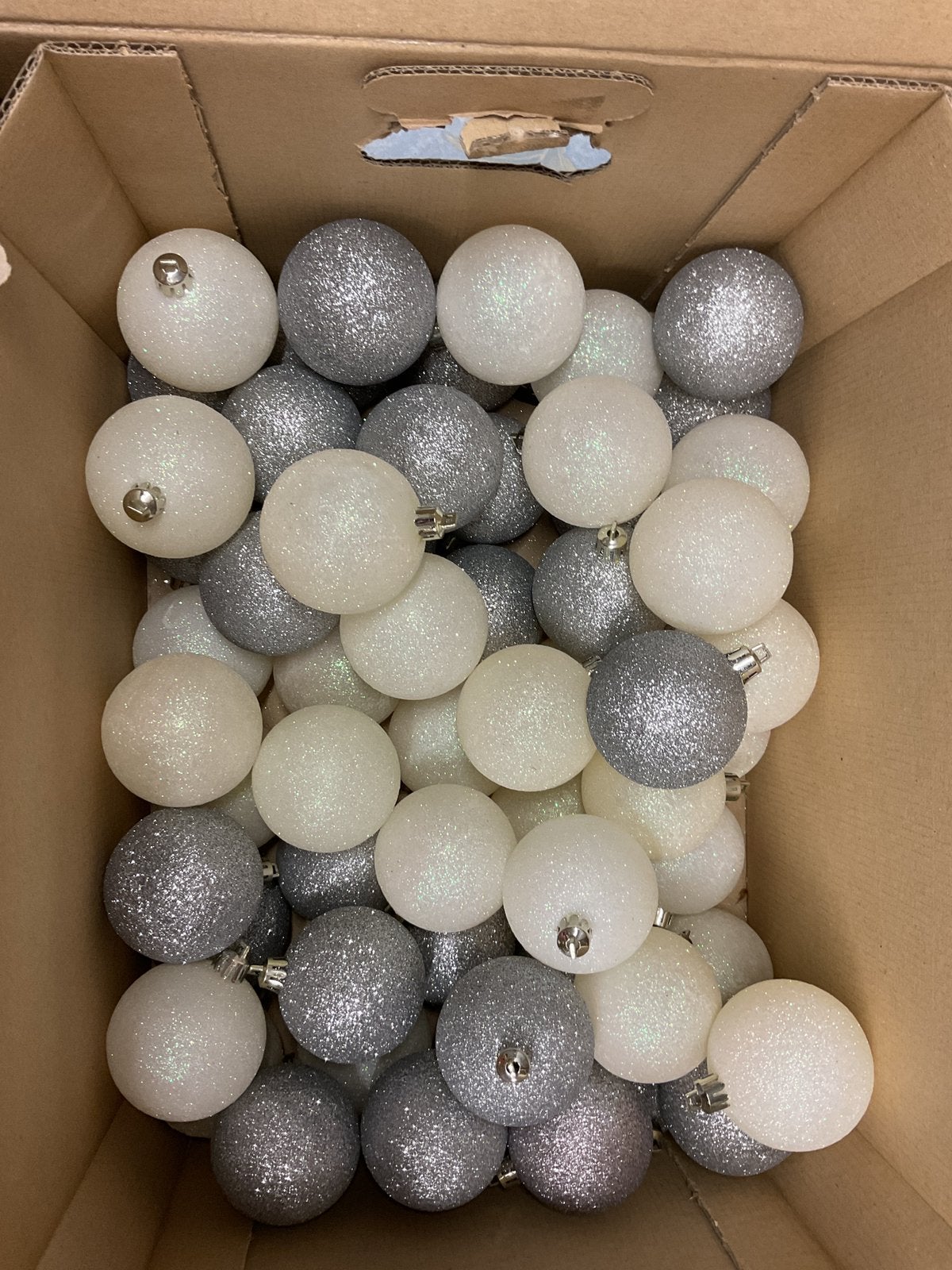 Les boules de Noël ne sont pas fragiles, Enlèvement ou Envoi, Comme neuf