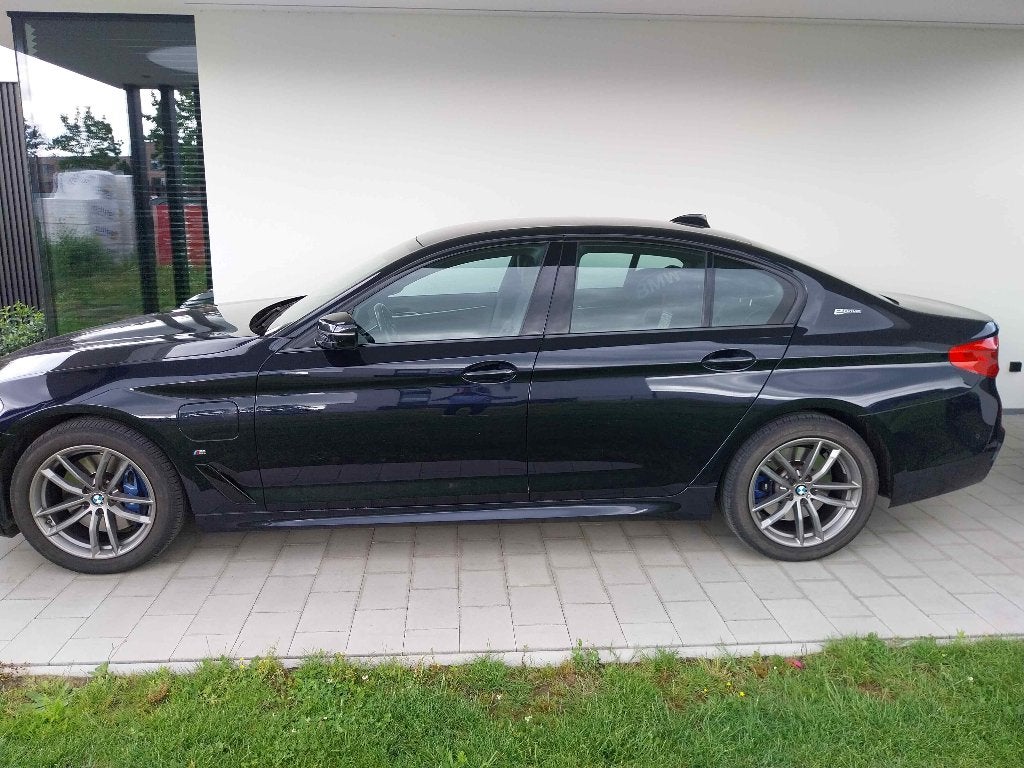 BMW 530e, Auto's, Achterwielaandrijving, 4 cilinders, 0 kg, Zwart