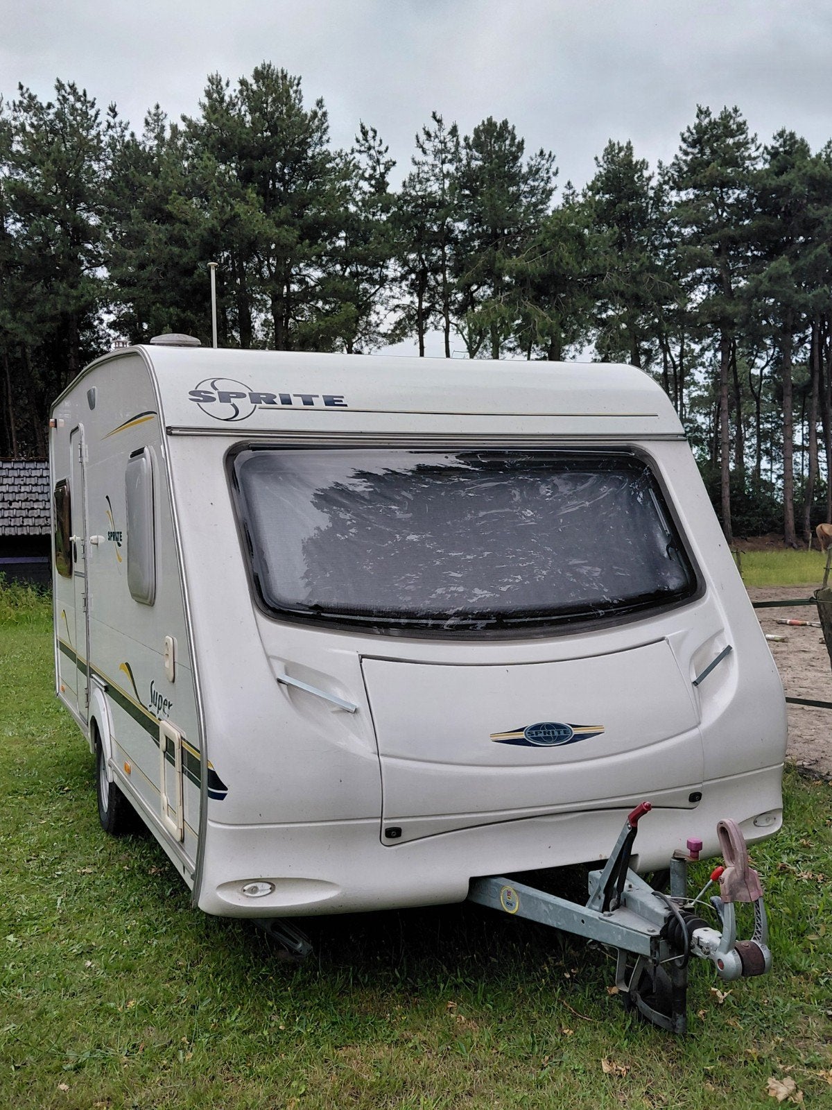 Sprite 450 caravan, Caravanes & Camping, Grand lit, Jusqu'à 4, 5 à 6 mètres, 750 - 1000 kg
