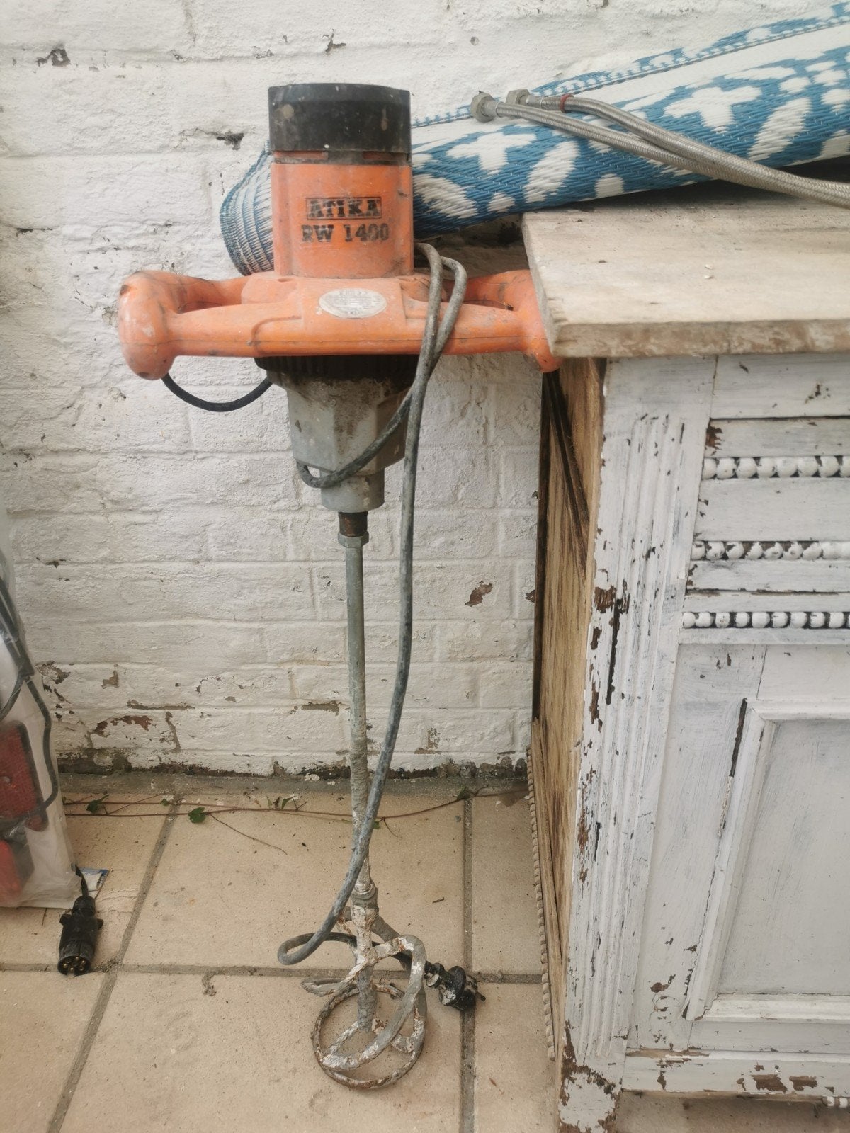 Atika RW 1400 Agitateur

Agitateur pour peinture + agitateur, Bricolage & Construction, Enlèvement ou Envoi