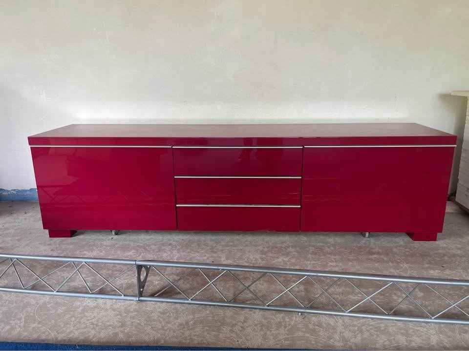 Meuble télé rouge magenta laqué 179cm dispo en 3 exemplaires, Maison & Meubles, Armoires | Mobilier de télévision, Enlèvement
