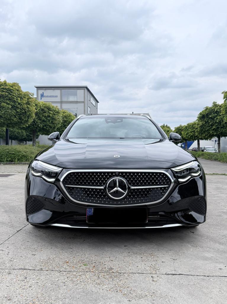 Mercedes-Benz E 300e Superscreen Massage 360 Full option, Automaat, 2849 kg, 4 cilinders, Zwart