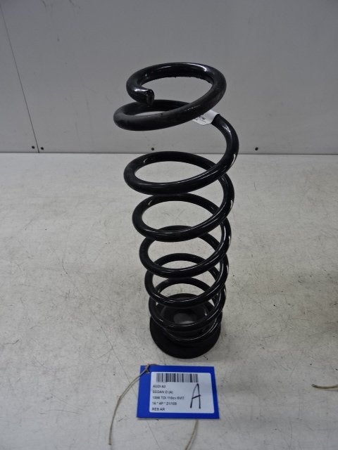 RESSORT DE SUSPENSION ARRIERE Audi A3 Limousine (8VS / 8VM), Utilisé, Audi