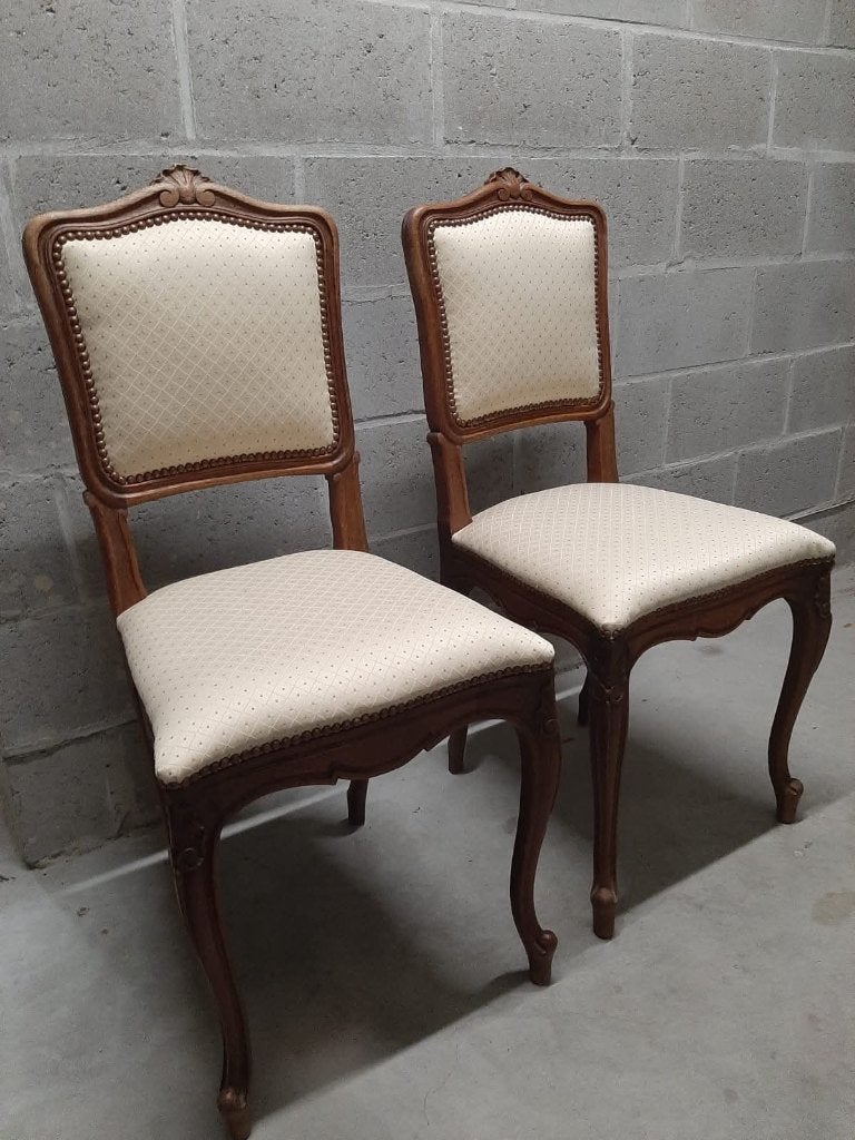 Belle paire de chaises anciennes, Enlèvement
