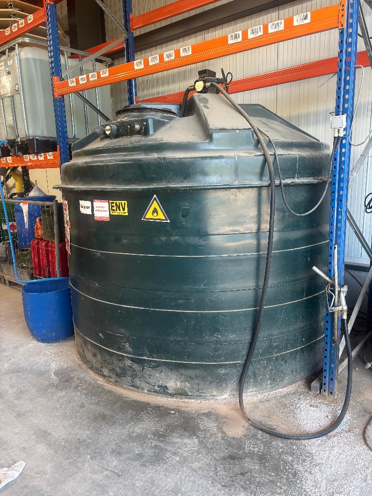 Mazout ton met pomp 5000 liter, Ophalen, Gebruikt, Overige typen