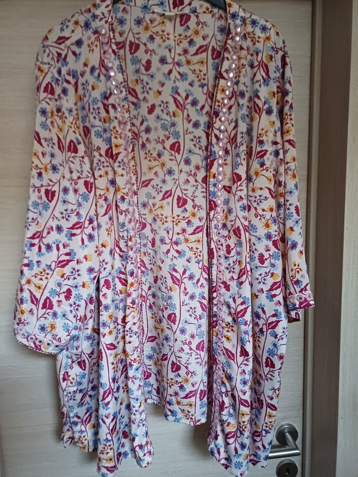 M & S loshangd bloesje satijnlook print Mt 54, Kleding | Dames, FSTVL M&S, Ophalen of Verzenden, Zo goed als nieuw, Blouse of Tuniek