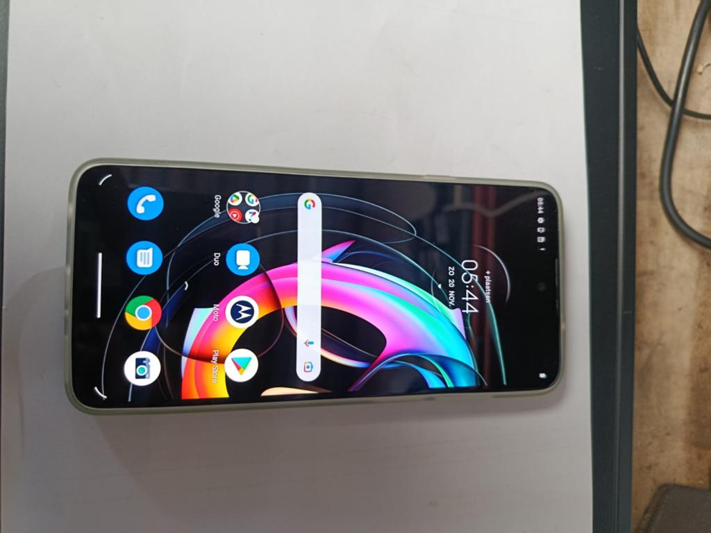 Motorola 20 edge lite smartphone, Ophalen